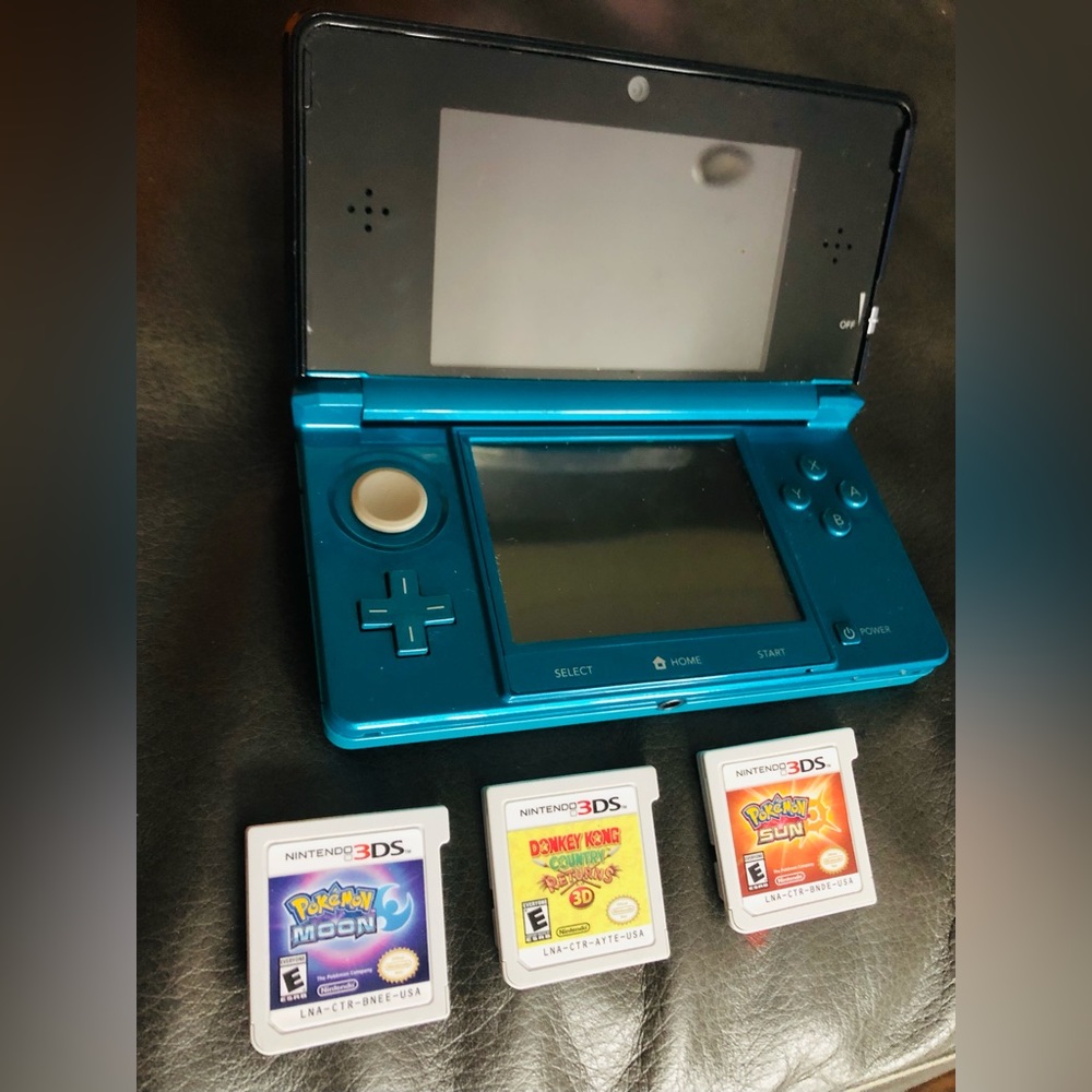 Nintendo 3DS with games